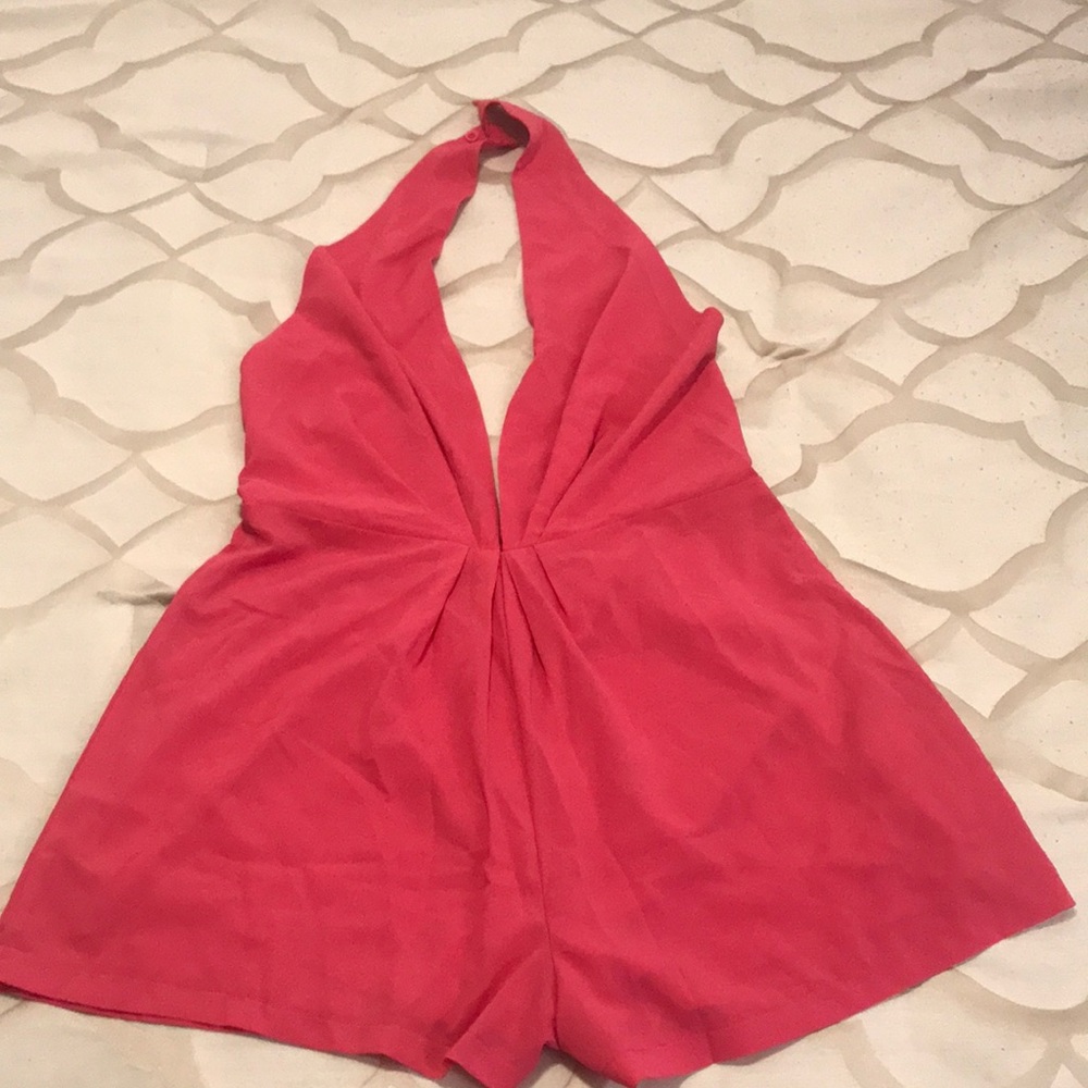 Make a statement! Deep V Fuchsia Halter Romper Size:L
